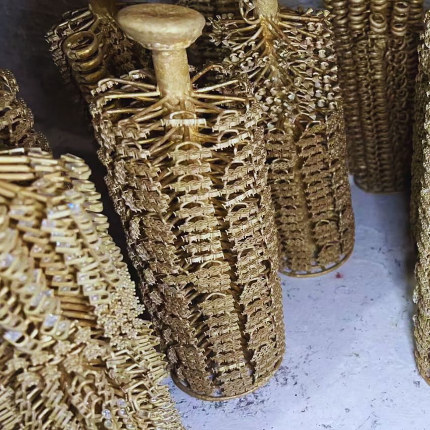 Jewelry casting with molten metal